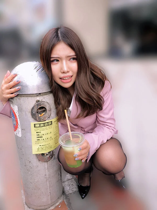 「素人美少女とリモコンバイブお散歩10-黒パンストOL編-「もう我慢できません…//」人ごみの中、黒パンスト美脚ガクブル震わせイキまくってしまうOLたち！人生初の羞恥プレイでまさかのエロスイッチオン！車移動中も大胆カーオナニー！最後はホテルで心行くまで生セックス！」江戸川もなか