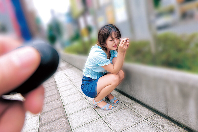 素人美少女とリモコンバイブお散歩 7 ーSBY&SGN区編ー「もう我慢できません…//」人混みの中ビクビク震えてイキまくってしまう女子たち!人生初の羞恥プレイでまさかのエロスイッチオン!車移動中も大胆カーオナニー!最後は近くのスタジオで心行くまで生セックス!
