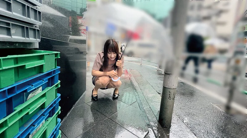 「素人美少女とリモコンバイブお散歩 6 ーSBY&SGN区編ー「もう我慢できません…//」人混みの中ビクビク震えてイキまくってしまう女子たち!人生初の羞恥プレイでまさかのエロスイッチオン!車移動中も大胆カーオナニー!最後は近くのスタジオで心行くまで生セックス!」真白みのり 感じてる