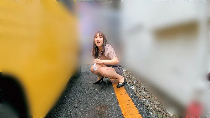 「素人美少女とリモコンバイブお散歩 6 ーSBY&SGN区編ー「もう我慢できません…//」人混みの中ビクビク震えてイキまくってしまう女子たち!人生初の羞恥プレイでまさかのエロスイッチオン!車移動中も大胆カーオナニー!最後は近くのスタジオで心行くまで生セックス!」真白みのり 絶頂