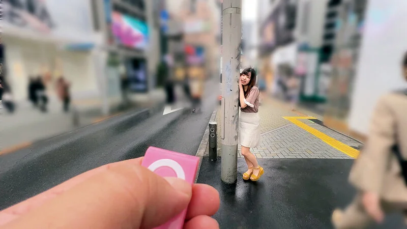 「素人美少女とリモコンバイブお散歩 6 ーSBY&SGN区編ー「もう我慢できません…//」人混みの中ビクビク震えてイキまくってしまう女子たち!人生初の羞恥プレイでまさかのエロスイッチオン!車移動中も大胆カーオナニー!最後は近くのスタジオで心行くまで生セックス!」森下ことの 感じてる
