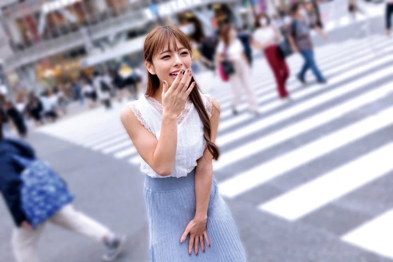 「素人美少女とリモコンバイブお散歩 4 ーSBY区編ー「もう我慢できません…//」人混みの中ビクビク震えてイキまくってしまう女子たち!人生初の羞恥プレイでまさかのエロスイッチオン!車移動中も大胆カーオナニー!最後は近くのスタジオで心行くまで生セックス! 岬あずさ」